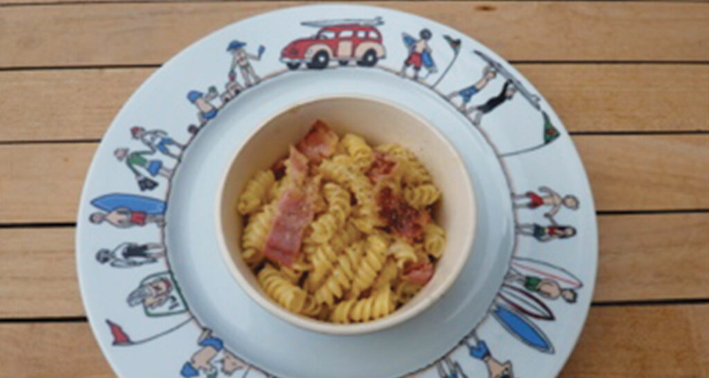 pates carbonara assiette family surf