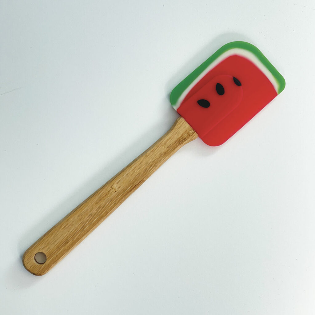 les nouvelles spatules dénichées par béatrice pour assiettes et compagnie, sont pratiques et jolie, voici le modèle spatule Pastèque, pour vous donner un coup de main en cuisinant