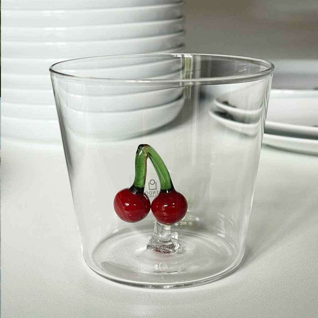 verre les cerises par ichendorf, un verre parfait pour vos tables basques et notamment l'assiette basque d'assiettes et cie