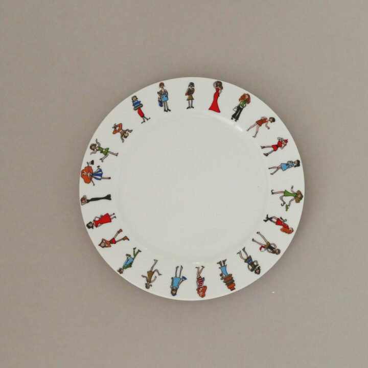 assiette I Love Shopping par assiettes et compagnie , une série d'assiettes et de plats dessinées par béatrice lassus pene avec de la porcelaine Revol, made in france