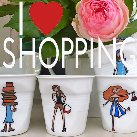 tasses I Love Shopping par assiettes et compagnie , une série d'assiettes et de plats dessinées par béatrice lassus pene avec de la porcelaine Revol, made in france