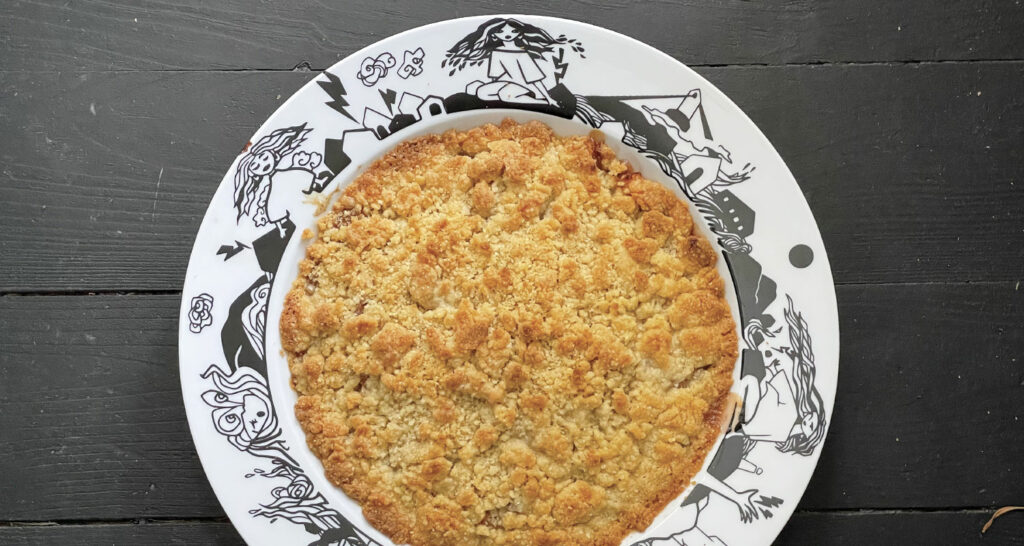 crumble-pommes-plat-creux-mer-et-filles-assiettes-et-compagnie