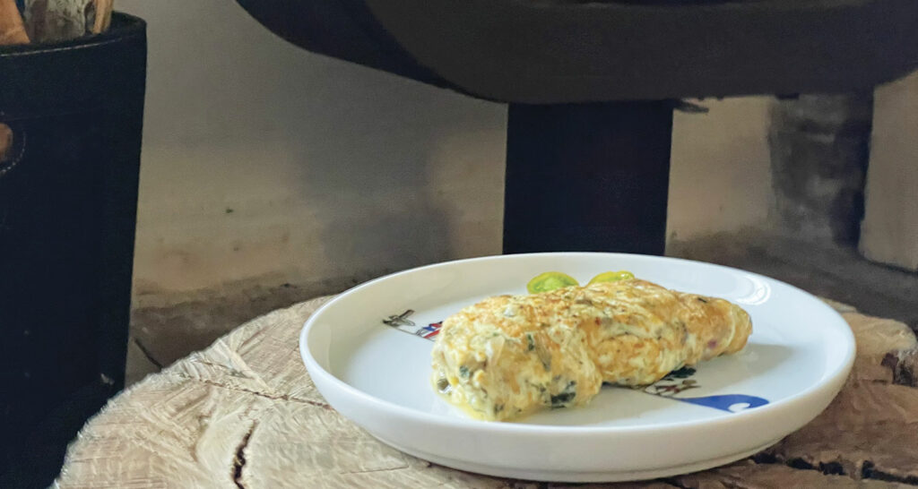 omelette à l'oseille, un délice sur une assiette la plage par assiettes et cie